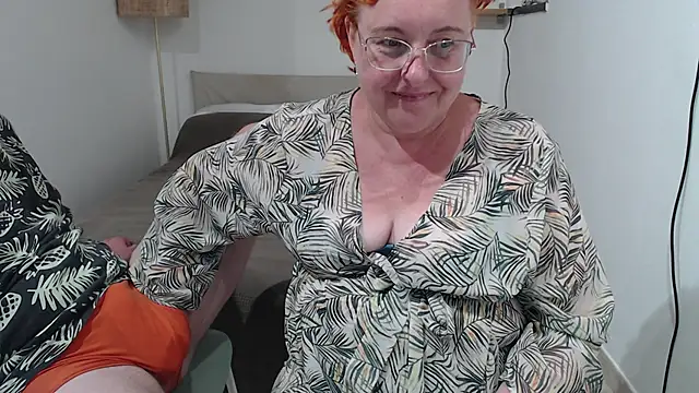 JoannaAndNeighbour online show from 09/21/25, 12:40