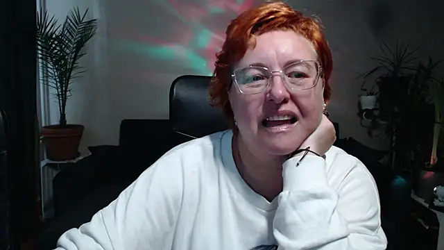 JoannaAndNeighbour online show from 10/17/25, 08:17