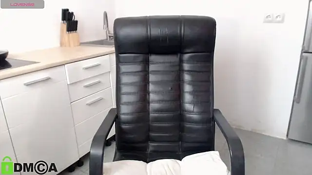 Snapshot of DollySun chatting on 04/23/26, 07:09 DollySun online show from 04/23/26, 07:09