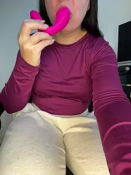 Snapshot of ImpressYouDaily chatting on 11/12/25, 06:52 ImpressYouDaily online show from 11/12/25, 06:52