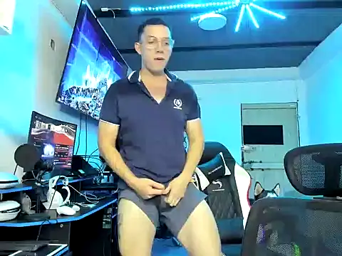 davinalhot online show from 04/13/26, 03:34