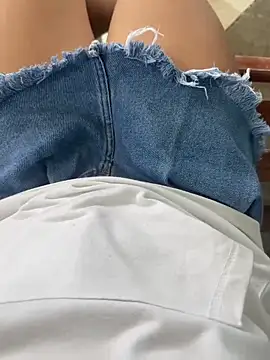   IRIS   online show from 12/26/24, 07:38