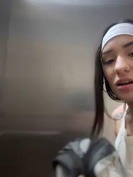   IRIS   online show from 03/19/25, 05:50