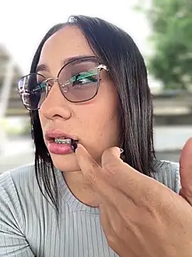   IRIS   online show from 10/04/25, 08:18