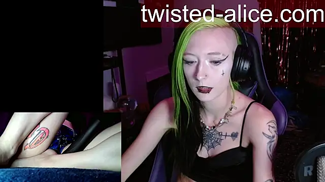 Snapshot of alicewonder09 chatting on 07/11/26, 03:20 alicewonder09 online show from 07/11/26, 03:20