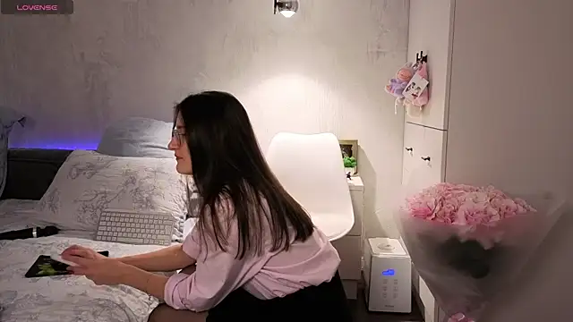 Snapshot of Alexperchik chatting on 10/19/25, 04:07 Alexperchik online show from 10/19/25, 04:07