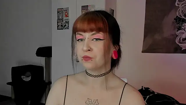 t0riayun0 online show from 12/04/24, 11:13