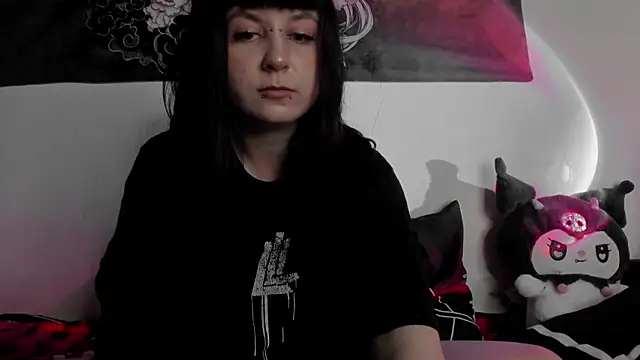 t0riayun0 online show from 01/12/25, 02:03