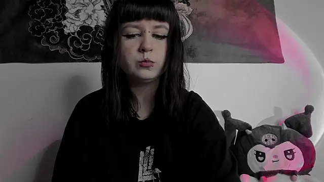 t0riayun0 online show from 01/13/25, 09:52