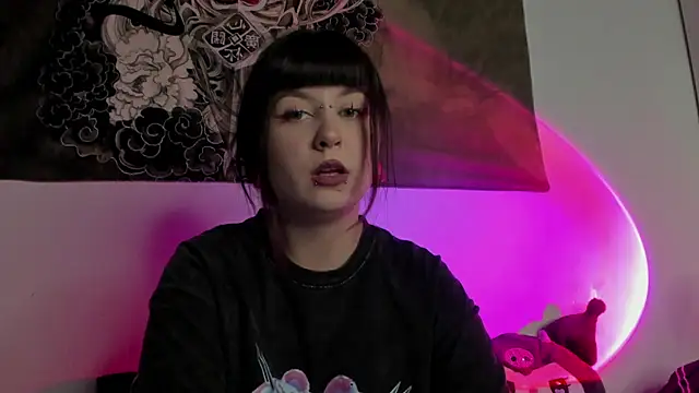 t0riayun0 online show from 01/15/25, 08:48