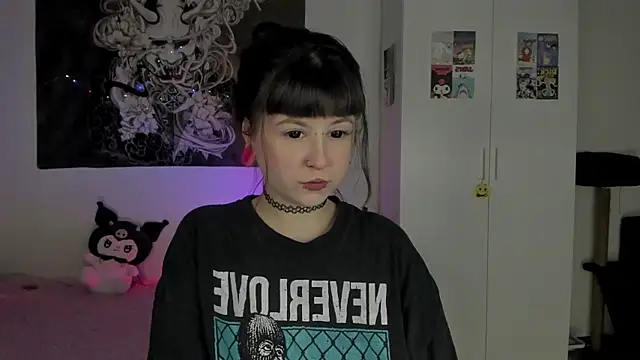 t0riayun0 online show from 01/20/25, 09:22