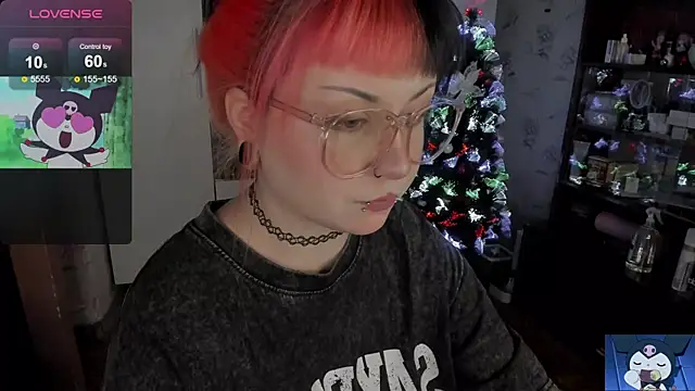 t0riayun0 online show from 12/21/25, 10:06