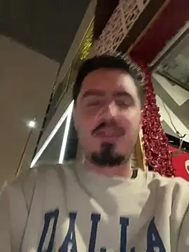 Snapshot of Bbyboyivan chatting on 12/28/24, 05:23 Bbyboyivan online show from 12/28/24, 05:23