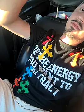 Snapshot of Bbyboyivan chatting on 11/16/25, 10:26 Bbyboyivan online show from 11/16/25, 10:26