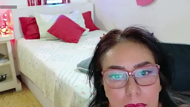 hottplay online show from 02/12/26, 04:57