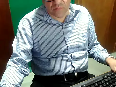 Snapshot of FernandoReuterG chatting on 10/15/25, 03:06 FernandoReuterG online show from 10/15/25, 03:06