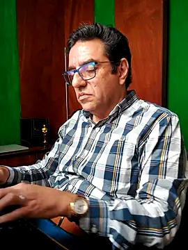 FernandoReuterG online show from 12/02/25, 06:36