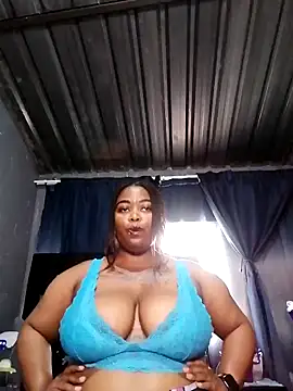 Snapshot of caramelbooty69 chatting on 09/17/25, 12:29 caramelbooty69 online show from 09/17/25, 12:29