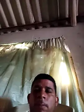 Snapshot of El-reyleon chatting on 04/22/26, 02:07 El-reyleon online show from 04/22/26, 02:07