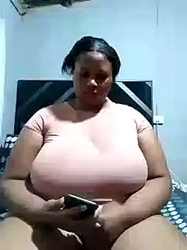 Snapshot of Sexy-queen99xx chatting on 10/08/25, 06:22 Sexy-queen99xx online show from 10/08/25, 06:22