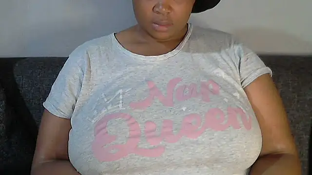 Snapshot of Sexy-queen99xx chatting on 10/28/25, 06:50 Sexy-queen99xx online show from 10/28/25, 06:50