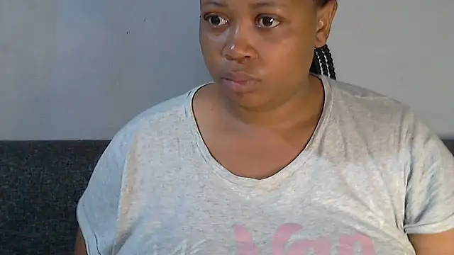 Snapshot of Sexy-queen99xx chatting on 10/29/25, 06:59 Sexy-queen99xx online show from 10/29/25, 06:59