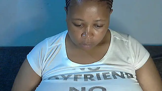 Snapshot of Sexy-queen99xx chatting on 11/15/25, 06:26 Sexy-queen99xx online show from 11/15/25, 06:26