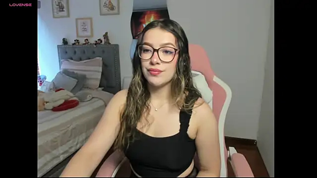 Snapshot of samysweet_8 chatting on 10/03/25, 02:47 samysweet 8 online show from 10/03/25, 02:47