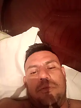 Snapshot of tati8718 chatting on 11/13/25, 05:56 tati8718 online show from 11/13/25, 05:56