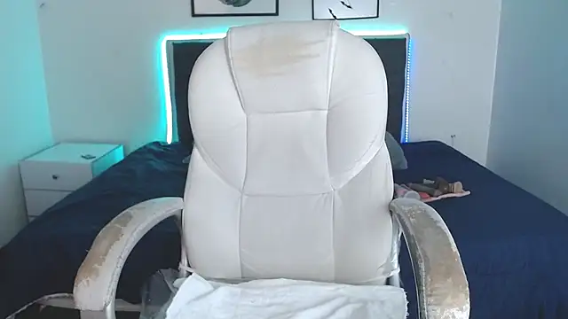 selena yourmilf online show from 11/26/25, 05:47