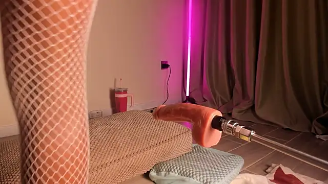 Snapshot of sugar-mirie chatting on 01/09/25, 05:00 sugar-mirie online show from 01/09/25, 05:00