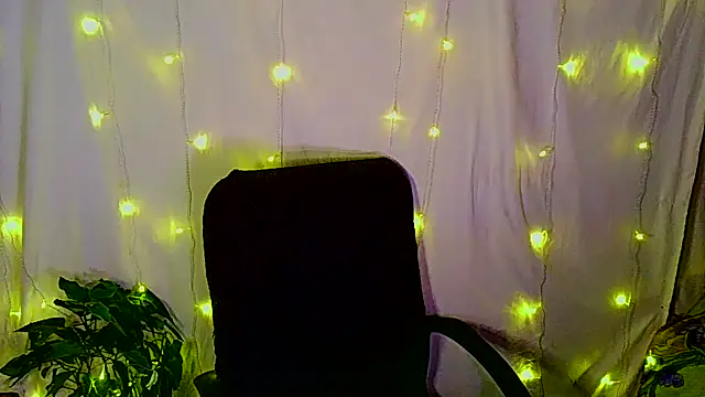 Victoria Marks online show from 11/30/25, 03:21