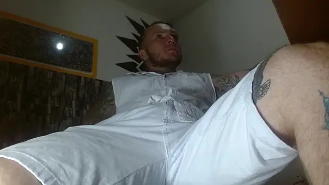 Snapshot of stripnolimits chatting on 10/25/25, 11:32 stripnolimits online show from 10/25/25, 11:32