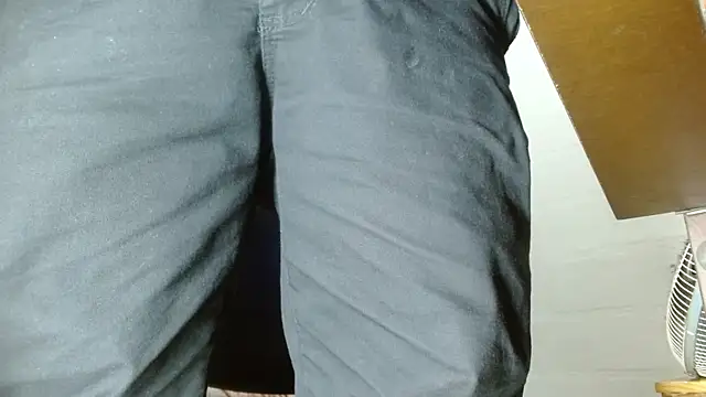 Snapshot of stripnolimits chatting on 12/19/25, 12:17 stripnolimits online show from 12/19/25, 12:17