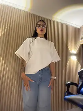 Sarasanders 4 online show from 02/23/26, 04:43