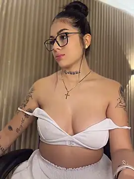 Sarasanders 4 online show from 04/09/26, 02:00