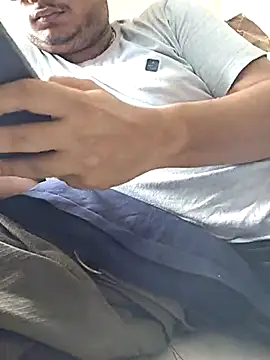 Snapshot of thebrownboi01 chatting on 09/28/25, 04:51 thebrownboi01 online show from 09/28/25, 04:51