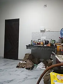 Snapshot of thebrownboi01 chatting on 09/30/25, 10:48 thebrownboi01 online show from 09/30/25, 10:48