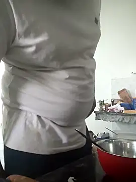 Snapshot of thebrownboi01 chatting on 02/16/26, 01:57 thebrownboi01 online show from 02/16/26, 01:57