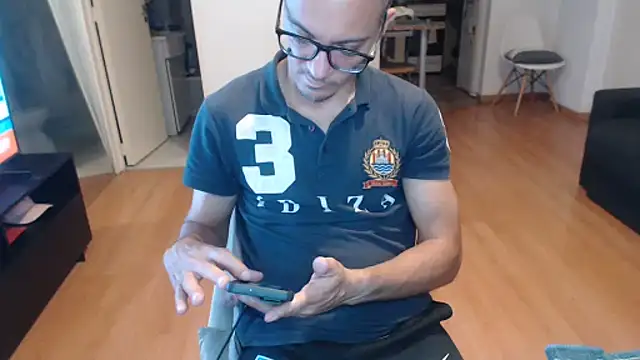 guachin hunk online show from 06/01/26, 10:11