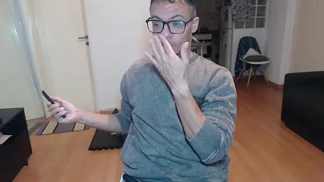 guachin hunk online show from 06/03/26, 02:03