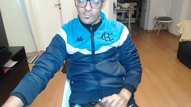 Snapshot of guachin_hunk chatting on 06/22/26, 04:31 guachin hunk online show from 06/22/26, 04:31