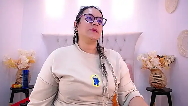 Snapshot of MIchelMomet chatting on 02/03/25, 12:47 MIchelMomet online show from 02/03/25, 12:47