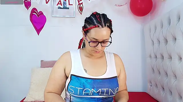 Snapshot of MIchelMomet chatting on 02/12/25, 12:55 MIchelMomet online show from 02/12/25, 12:55