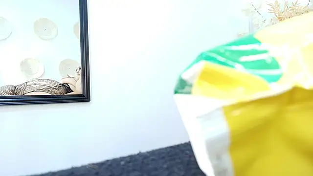 Snapshot of MIchelMomet chatting on 02/19/25, 03:16 MIchelMomet online show from 02/19/25, 03:16