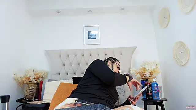 Snapshot of MIchelMomet chatting on 03/07/25, 01:07 MIchelMomet online show from 03/07/25, 01:07