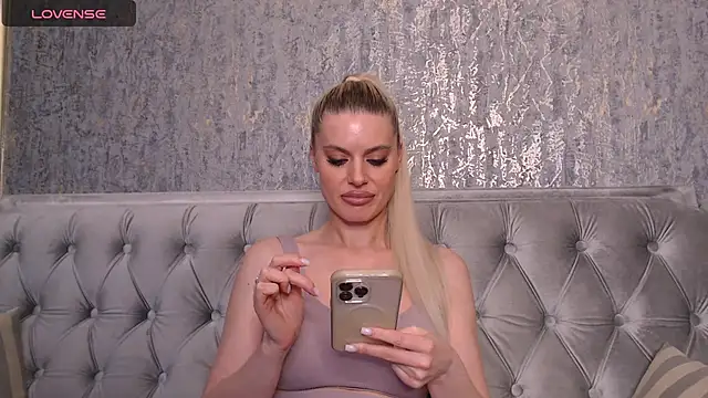 BlondieStar online show from 12/09/24, 01:45