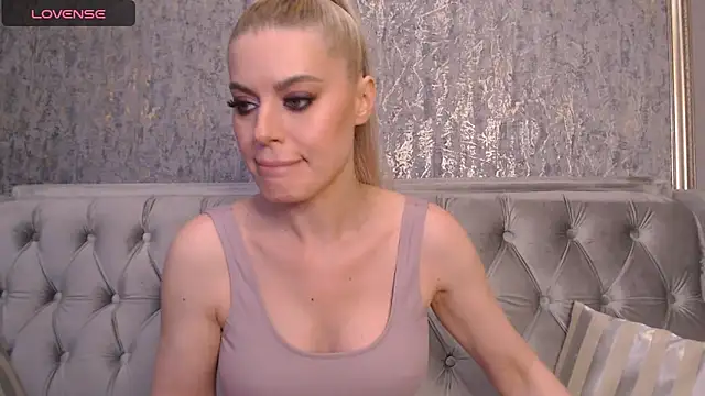 Snapshot of BlondieStar chatting on 12/21/25, 08:05 BlondieStar online show from 12/21/25, 08:05