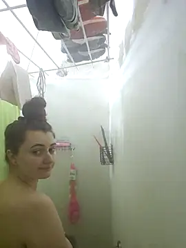 Snowbunnycake 131 online show from 10/14/25, 12:17