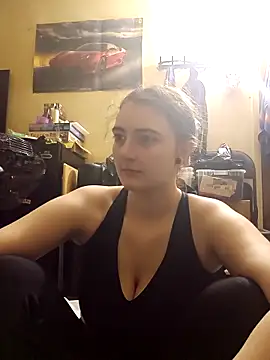 Snapshot of Snowbunnycake_131 chatting on 05/07/26, 02:44 Snowbunnycake 131 online show from 05/07/26, 02:44